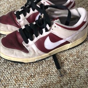 Nike 7.5 women’s size, great color combo. Like new